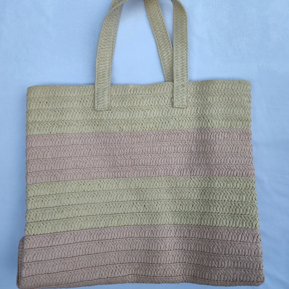 NWOT BTB Los Angeles Bahama Mama Raffia Tote W/Cute Flower Trio